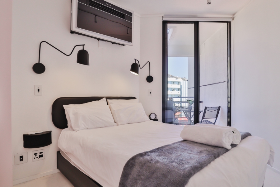 1 Bedroom Property for Sale in Sea Point Western Cape